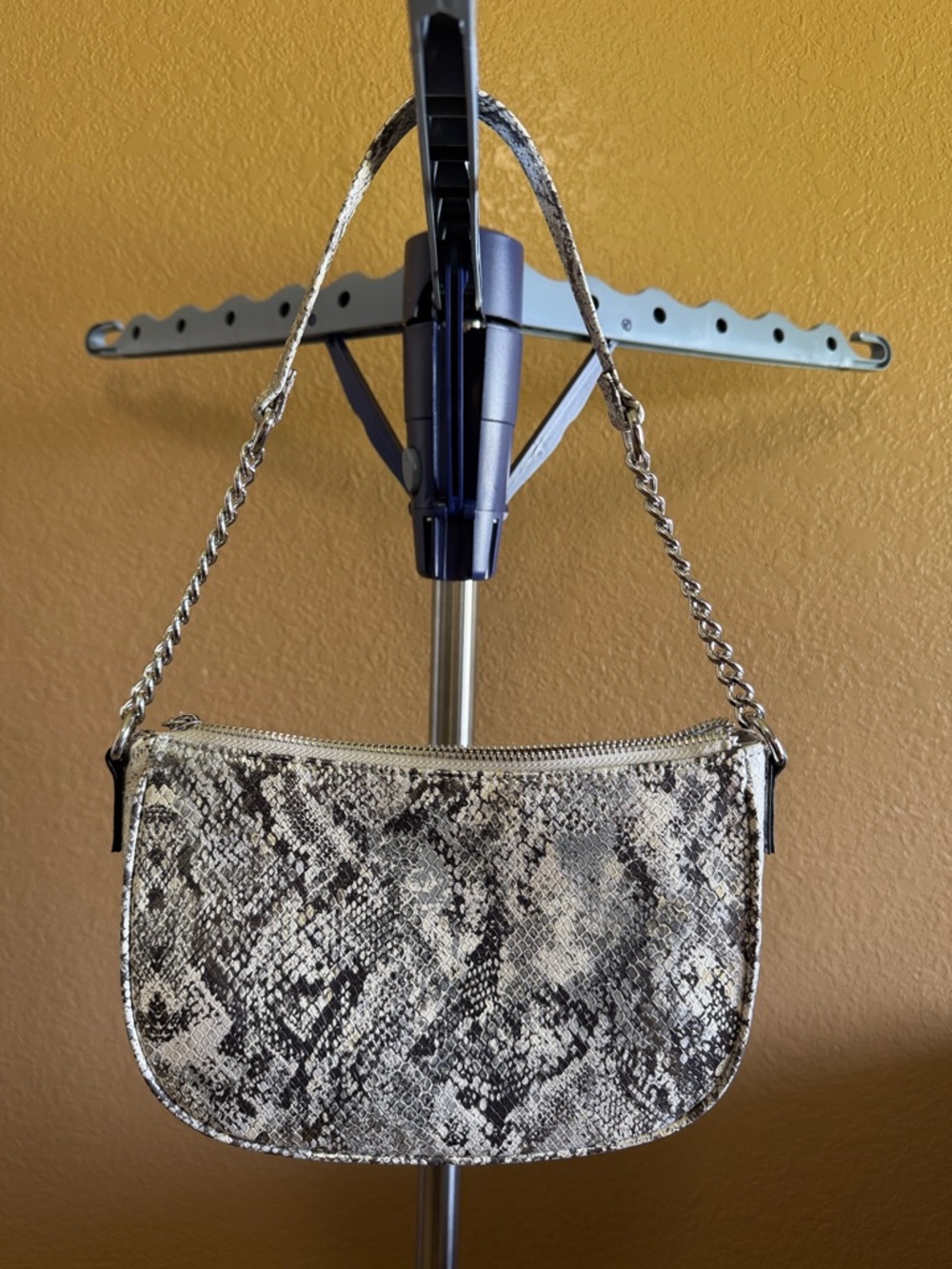 NWOT Faux Snakeskin Print Shoulder Bag Purse- Black, Silver and White